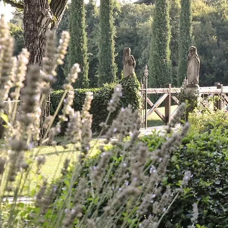 切尔努斯科隆巴尔多内住宿加早餐旅馆 * Cernusco Lombardone