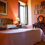 Bed & Breakfast Castello Di 4*