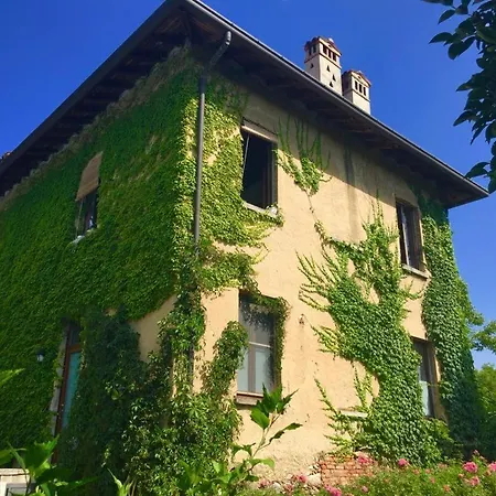 Castello Di לינה וארוחת בוקר