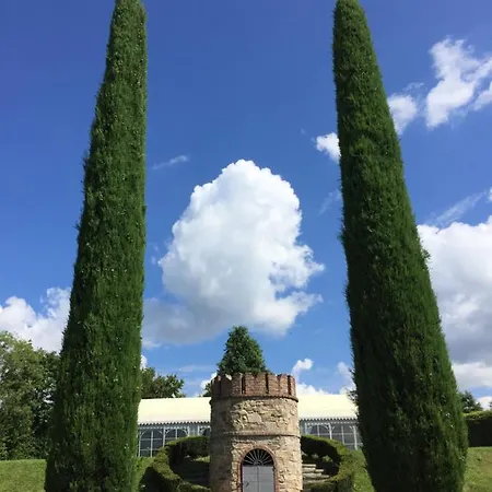 Castello Di Oda ve Kahvaltı Cernusco Lombardone