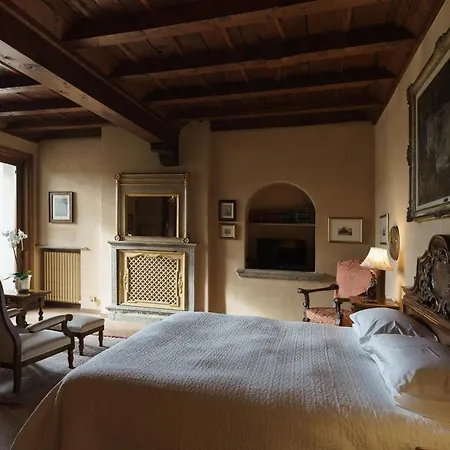 לינה וארוחת בוקר Castello Di *