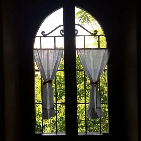 לינה וארוחת בוקר Castello Di Cernusco Lombardone