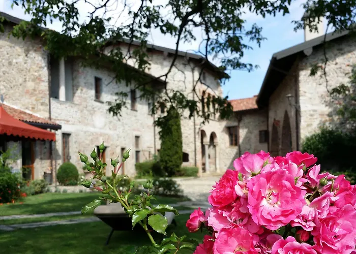 Oda ve Kahvaltı Castello Di Cernusco Lombardone